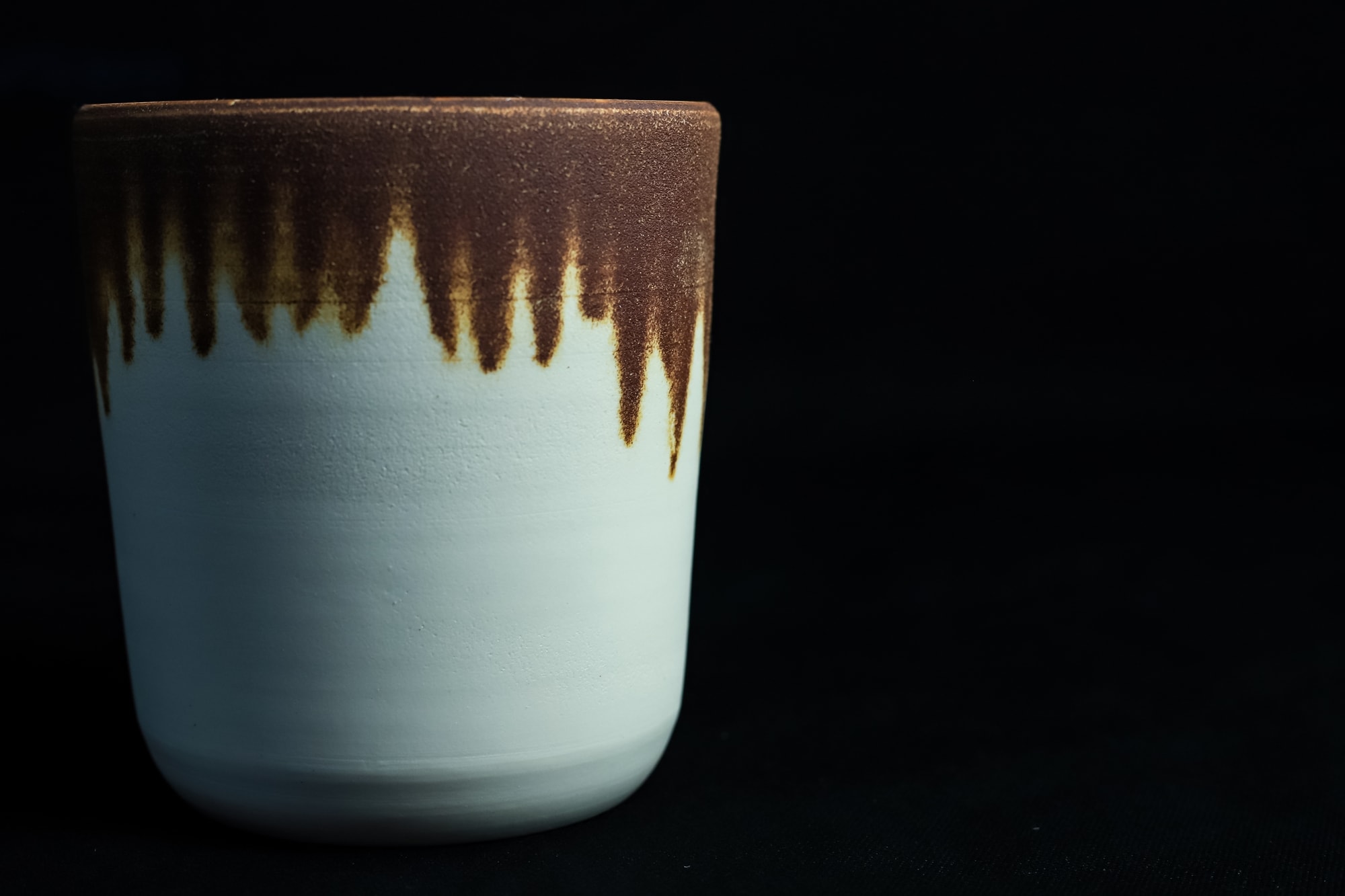 Vase porcelaine et grès rouge chamotté