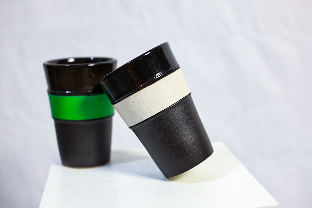 Tasse à thé avec cuir