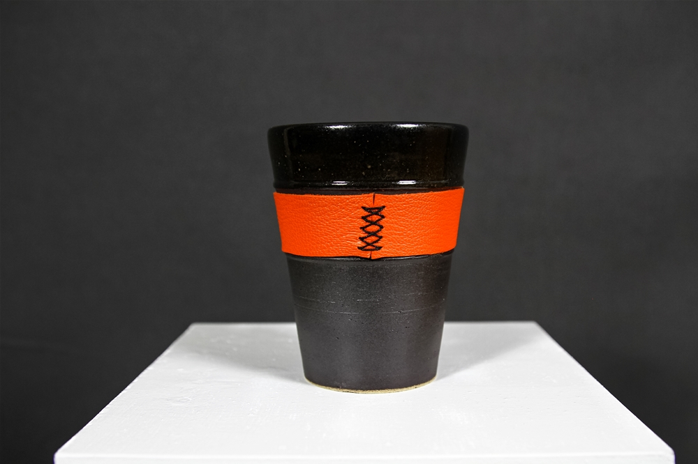 Tasse à thé avec cuir orange